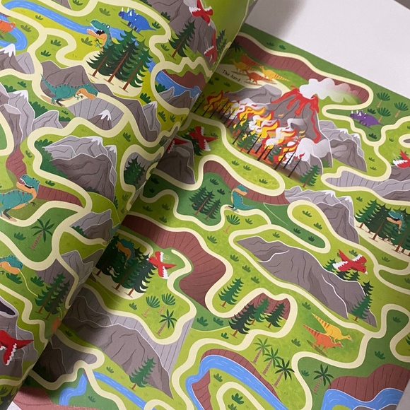 Usborne Dinosaur Mazes 💛2 for 10💛 - Picture 3 of 3